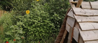 Rooms with private bathrooms, ideal for construction workers.