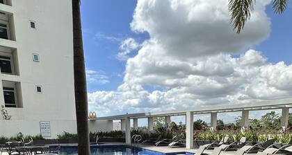 Comfy Studio UnitL OneMadison35