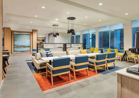 Restaurant. Hyatt House BWI Airport Baltimore
