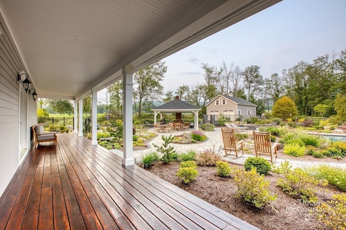 Mountain Blossom Retreat by Evergreen Home