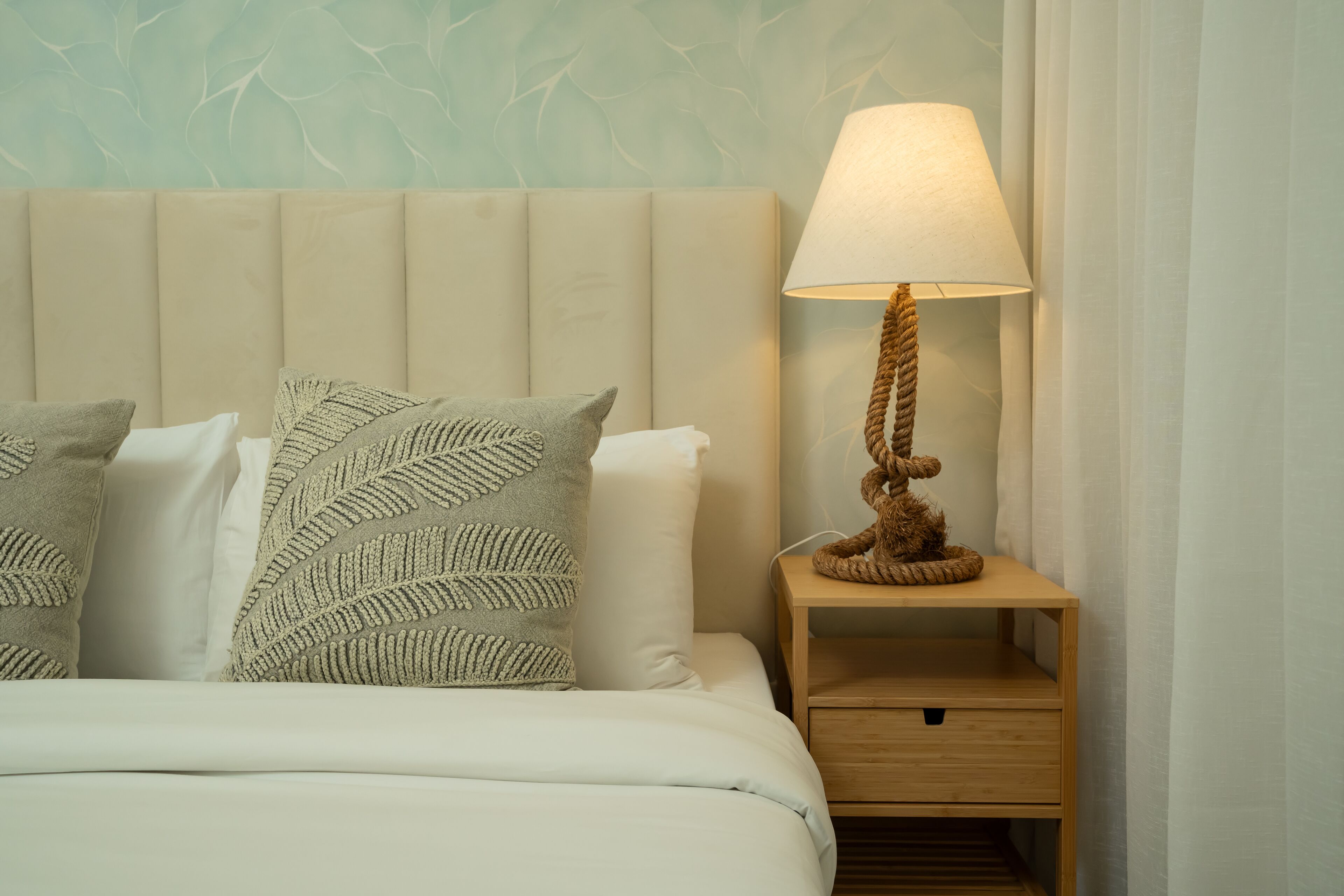 Apartemen Comfort | 2 kamar tidur dan dilengkapi dengan perabotan berbeda-beda