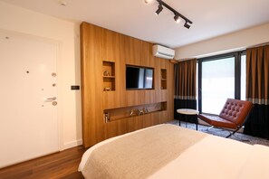 豪華開放式套房 | 埃及棉床單、高級寢具、Select Comfort 床墊、客房內保險箱