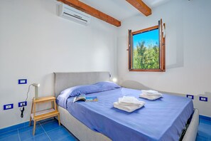 1 slaapkamer, een strijkplank/strijkijzer, wifi, beddengoed