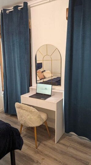 2 Schlafzimmer, Schreibtisch, kostenloses WLAN, Bettwäsche