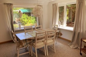 Dining - Ferienhaus Muschel mit Garten an der Nordsee (Dornum)