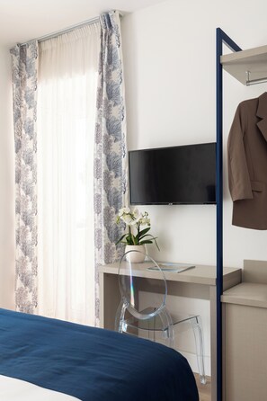 Classic Room | Desk, free WiFi, bed sheets