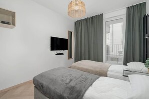 Iron/ironing board, WiFi, bed sheets - Szamarzewskiego 43 | Fashionable Studio | Center (Poznan)