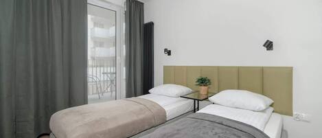 Silitysrauta/-lauta, Wi-Fi, vuodevaatteet