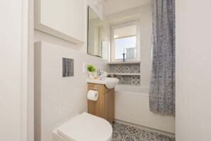Shower, hair dryer, shampoo