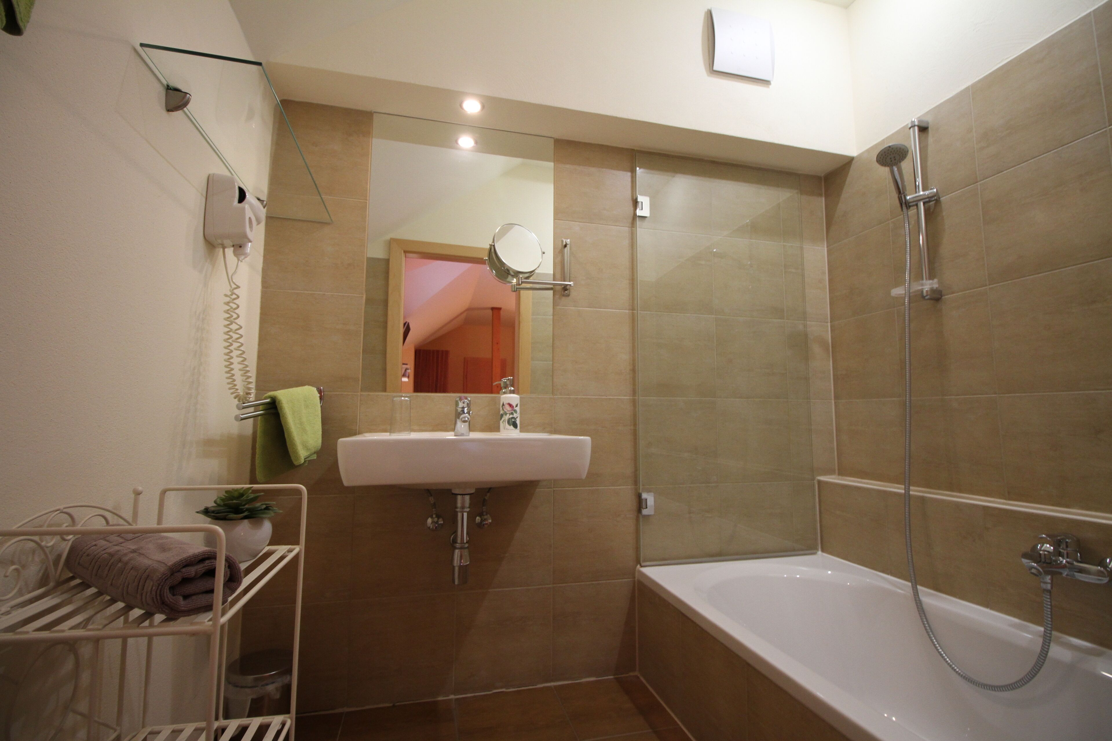 Apartment, Küche | Badezimmer | Haartrockner, Handtücher, Toilettenpapier