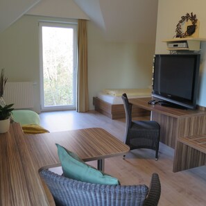 Studio | Zimmersafe, Schreibtisch, schallisolierte Zimmer, kostenloses WLAN