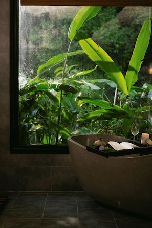 Jiva Hoa Lu House | Bathroom | Designer toiletries, hair dryer, bathrobes, slippers - Jiva Hoa Lu Retreat (Hoa Lu)