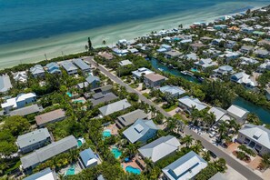 Exterior - Sea Mist by Beach Boutique Rentals (Anna Maria)