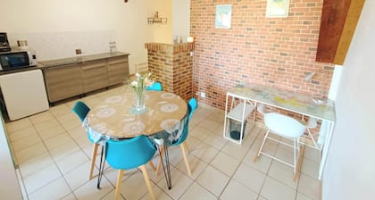 2 Pièces Calme Stationnement Gratuit Wi-fi Haut Débit