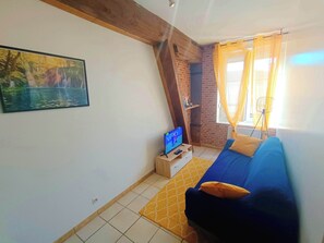 1 bedroom, desk, travel crib, free WiFi