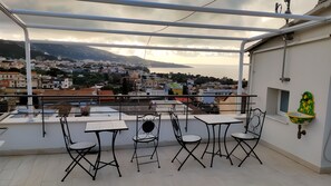 Outdoor dining - Up to 11 people in this villa in Meta di Sorrento with breathtaking views! (Meta)