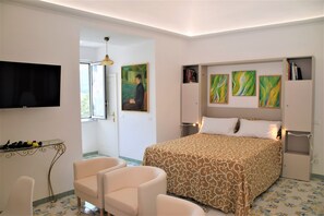 5 bedrooms, desk, iron/ironing board, travel crib - Up to 11 people in this villa in Meta di Sorrento with breathtaking views! (Meta)