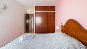 Classic Room, 1 Double Bed, City View | 1 bedroom, iron/ironing board, free WiFi