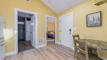 1 Schlafzimmer, Bügeleisen/Bügelbrett, WLAN, Bettwäsche