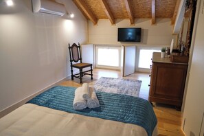 3 slaapkamers, een strijkplank/strijkijzer, gratis wifi, beddengoed