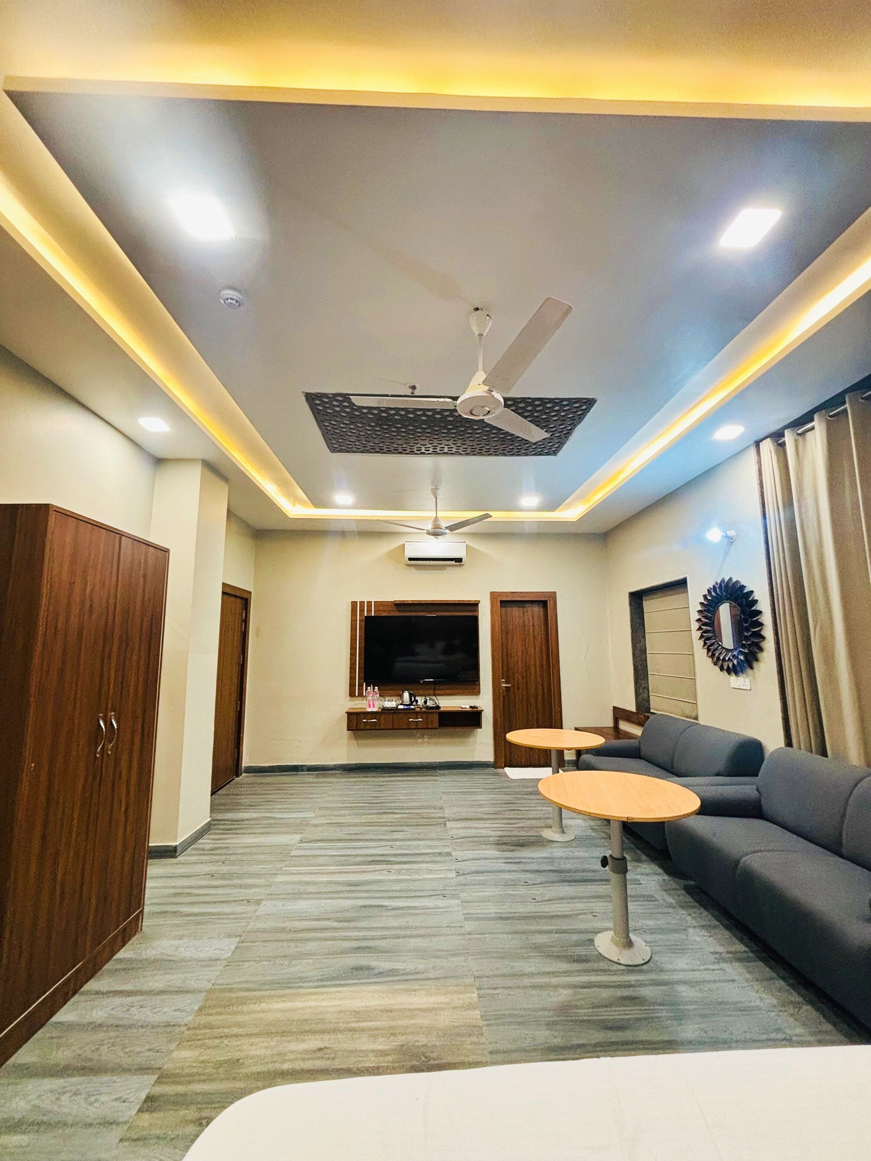 Studio Suite | Blackout drapes, soundproofing, free WiFi