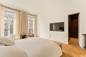 3 Schlafzimmer, Schreibtisch, Reisekinderbett, kostenloses WLAN