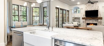 Steps to Seaside & beach! Sleeps 16 Private Pool,Gulf Views, Bikes, Steps to the Beach and Seaside!