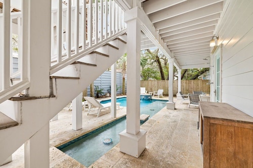 Steps to Seaside & beach! Sleeps 16 Private Pool,Gulf Views, Bikes, Steps to the Beach and Seaside!