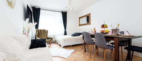 3 室のベッドルーム、アイロン / アイロン台、WiFi、ベッドシーツ