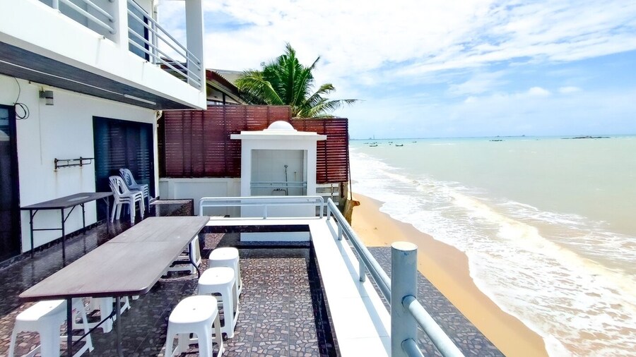 GAO Lighthouse Phala Beachfront