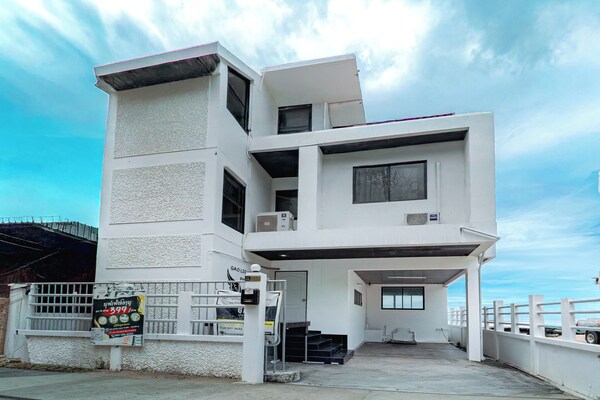 Gao Lighthouse Phala Beachfront - Ban Chang