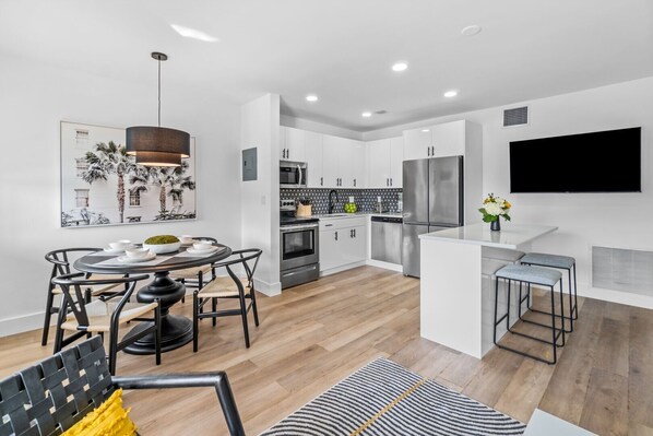 Fridge, microwave, oven, stovetop - 261 #3 Managed By Brampton Park (Deerfield Beach)