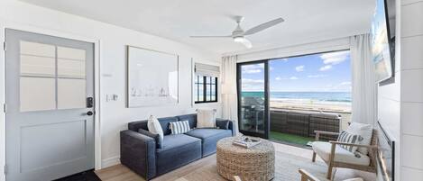 Televisión, chimenea, oficina