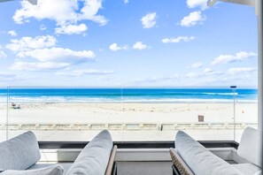 Unclassified image, 3 of 35, button