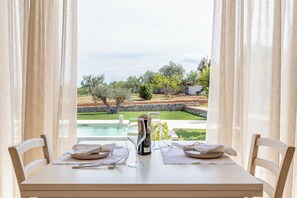 Food court - Masseria Valentina (Ostuni)