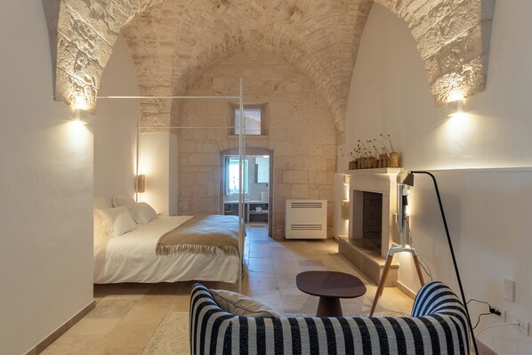 Executive Suite, 1 King Bed | Premium bedding, down comforters, memory foam beds, minibar - Masseria Valentina (Ostuni)