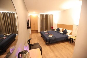 Double Room | Free WiFi - Noida Grand Sector 121 (Noida)