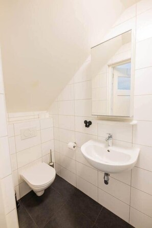 Ducha, secador de pelo, toallas