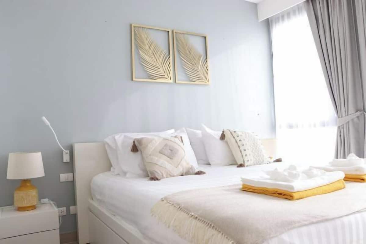 1 bedroom, in-room safe, individually decorated, individually furnished