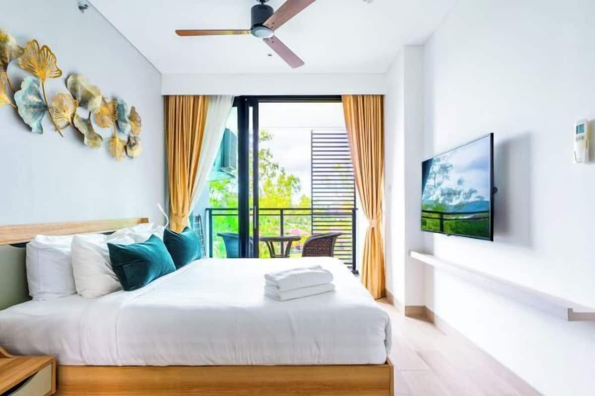 1 bedroom, in-room safe, individually decorated, individually furnished