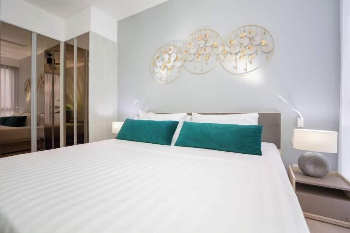 1 bedroom, in-room safe, individually decorated, individually furnished