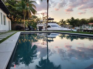 Outdoor pool - Waterfront Home with Pool, Private Dock, Kayak & SUP, Firepit, Fishing, Cornhole (Miami)