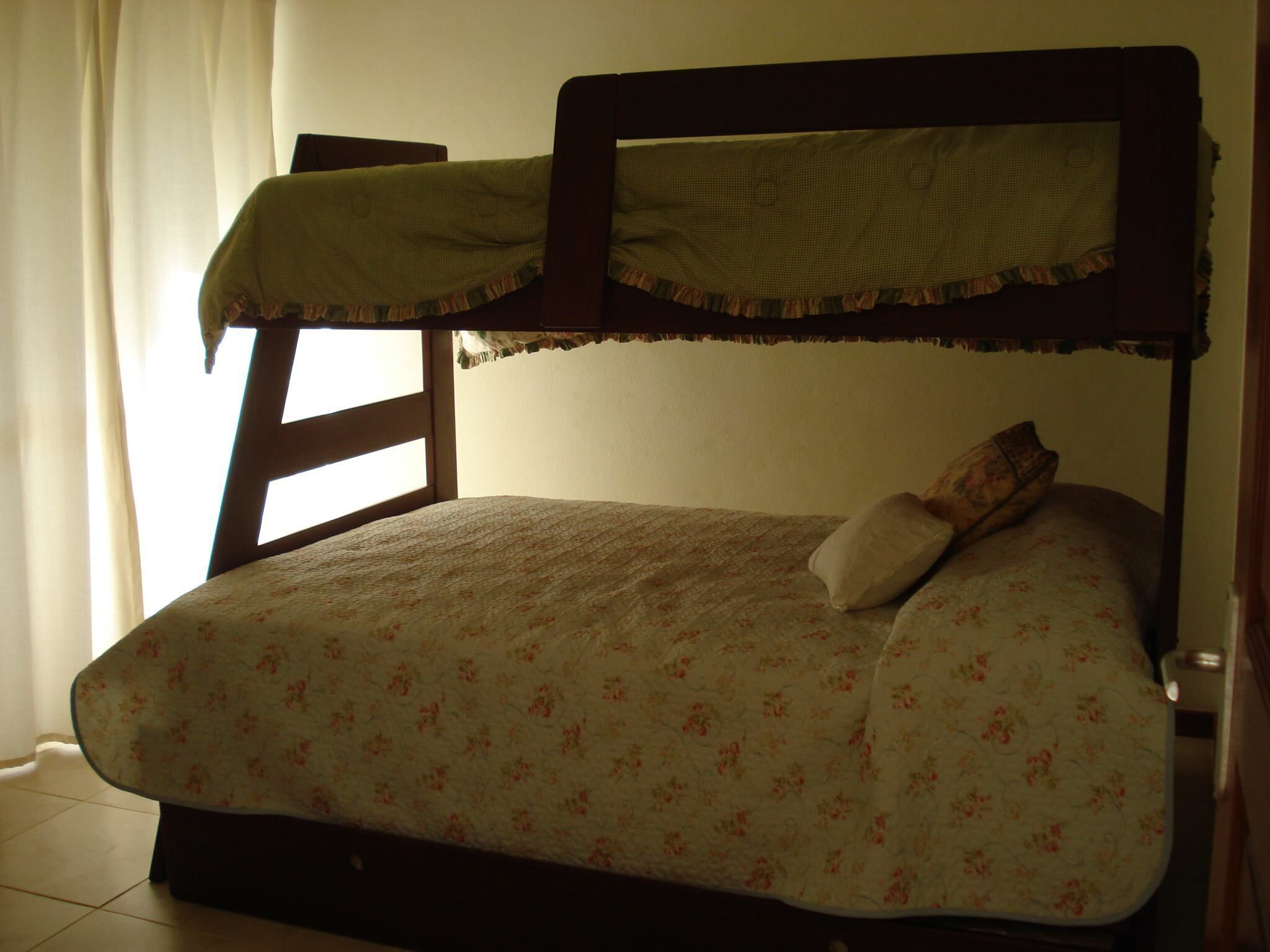 2 室のベッドルーム、WiFi、ベッドシーツ