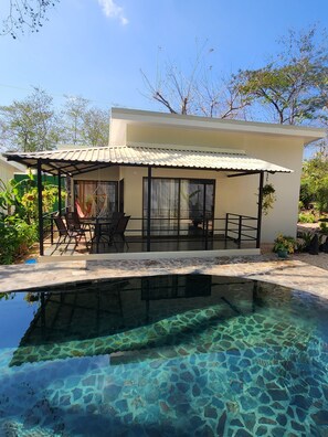 Bungalow Deluxe, 2 chambres, en bord de piscine