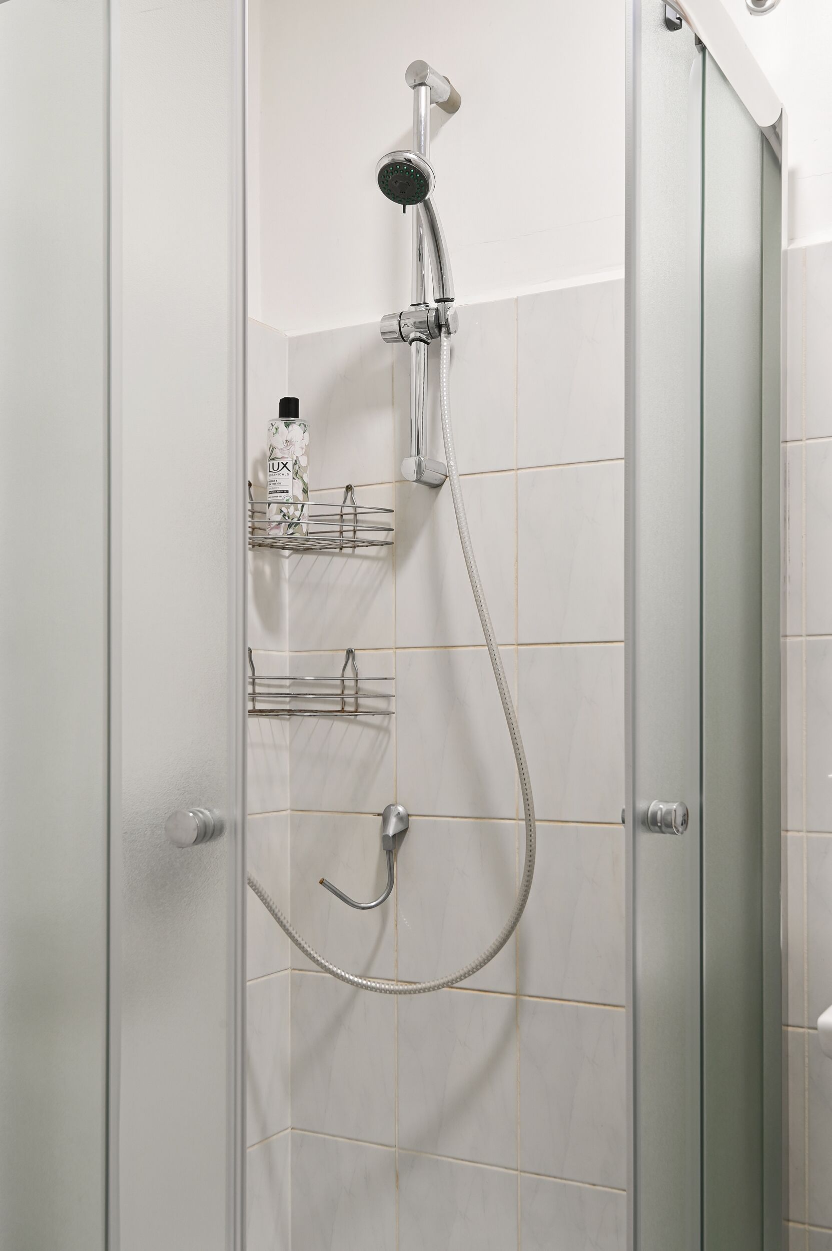 Haartrockner, Handtücher, Seife, Shampoo