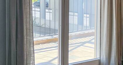 Alimos Sea View Family Apartment
