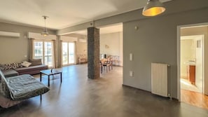Interior - Alimos Sea View Family Apartment (Alimos)