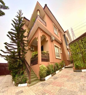 Front of property - Fountain Blu Hotel (Abeokuta)