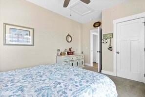4 bedrooms, free WiFi, bed sheets - Isle Be There: Spacious 4-Bedroom Beach House in Holden Beach, NC. (Holden Beach)