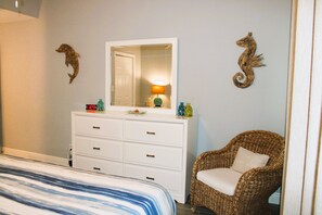 3 bedrooms, WiFi, bed sheets - Bayfront bayside condo (Rockport)